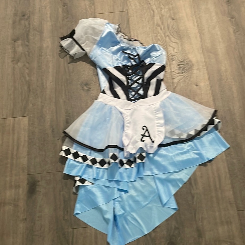 Leg avenue sexy Alice in wonderland